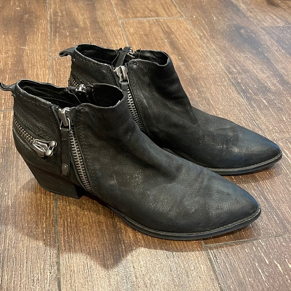 Dolce Vita booties